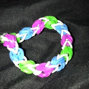 Bracelet with diff colors